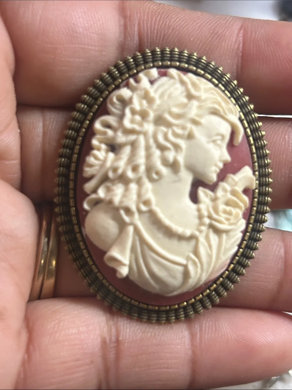 Vintage-Style Cream on Rose Cameo Brooch Pendant